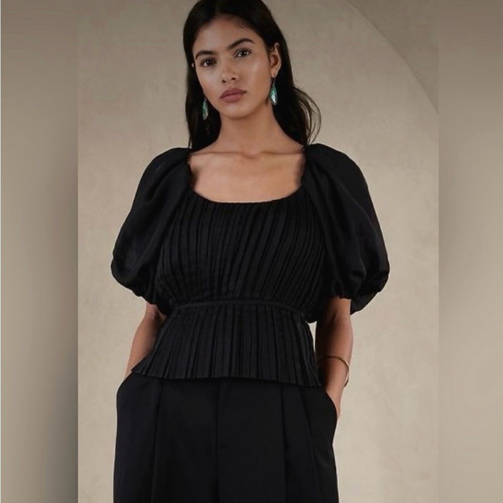 Banana Republic Kali pleated top in black